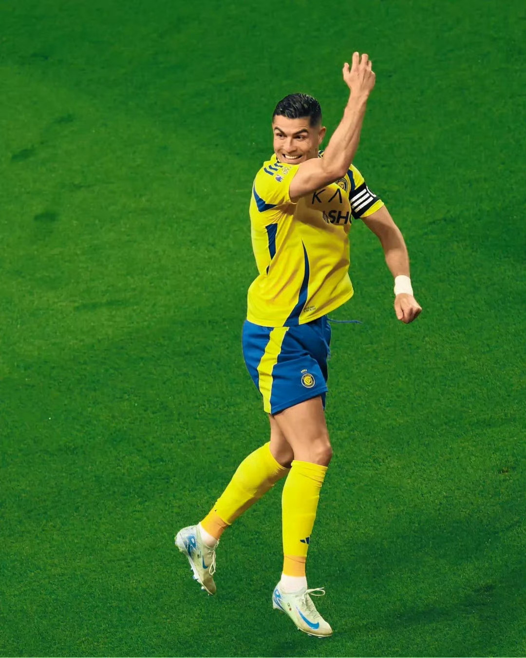 开云体育-最后时刻胜出引发热议！，C罗在雄鹿比赛中领先优势明显比赛高潮迭起-开云体育